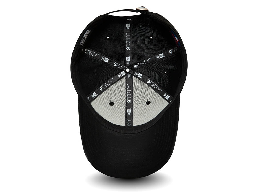 New Era New York Yankees Diamond Era Essential Black 9Forty Strapback Cap