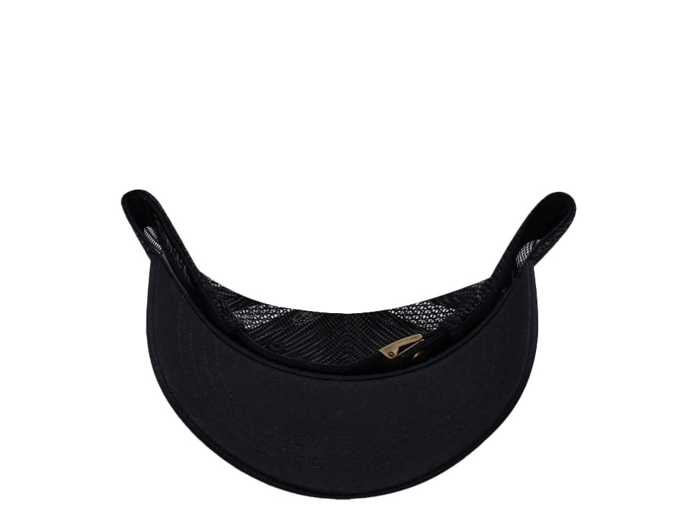 Von Dutch Oval Patch Black Edition Trucker Kids Strapback Cap