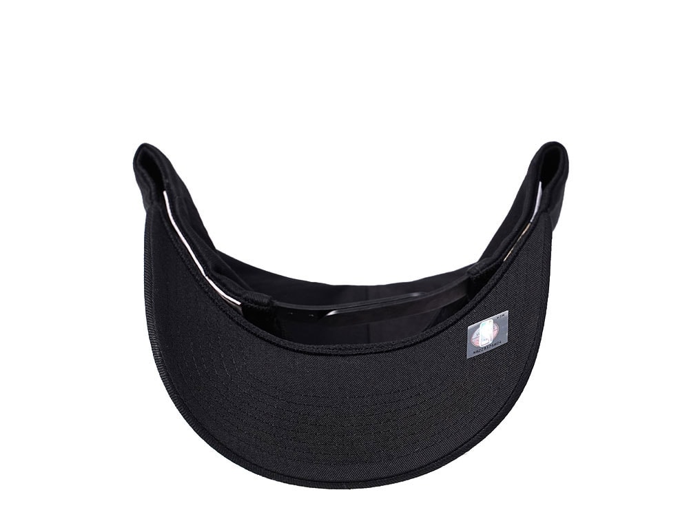 Mitchell & Ness Brooklyn Nets Liquid Chrome Red Line Flex Snapback Cap