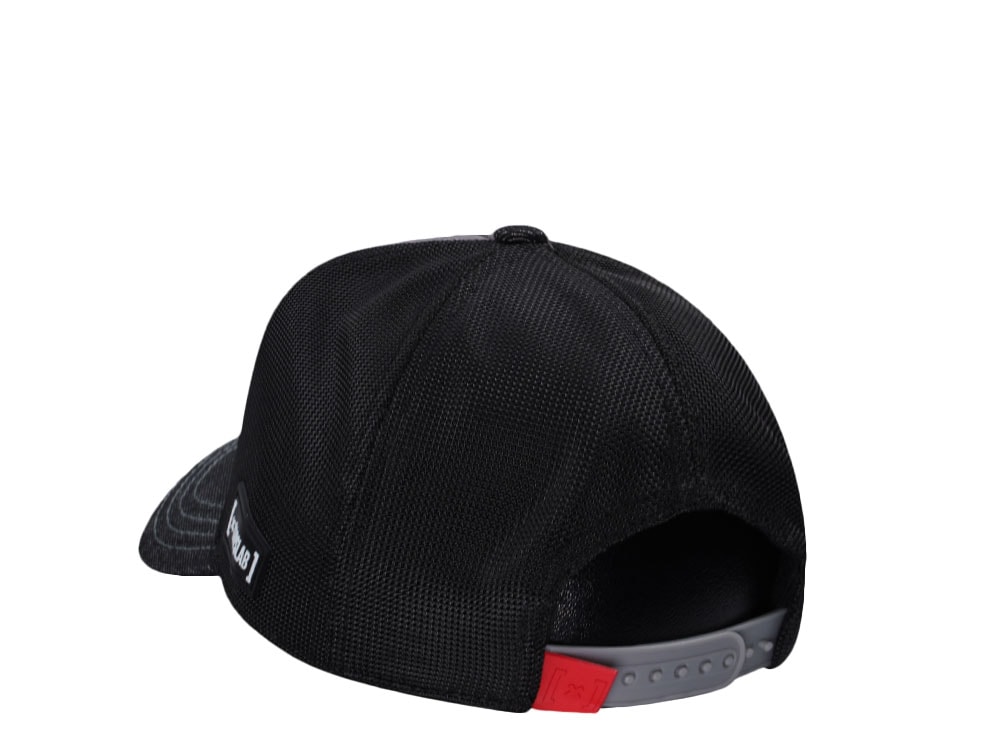 Capslab Looney Tunes Bugs Bunny Vintage Trucker Snapback Cap