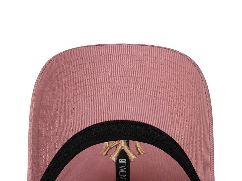 New Era New York Yankees League Essential Pink 9Twenty Strapback Cap