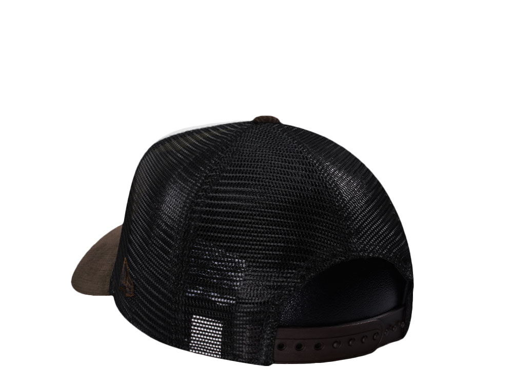 New Era Chicago Blackhawks Creme Two Tone Edition 9Forty A Frame Trucker Snapback Cap