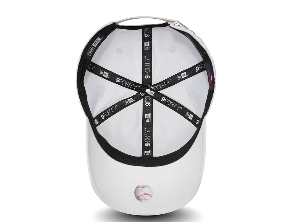 New Era New York Yankees White Basic Flawless 9Forty Strapback Cap