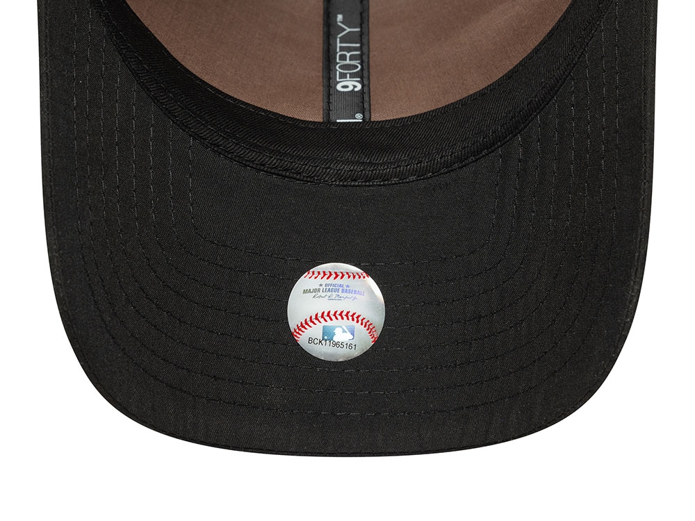 New Era New York Yankees Black Tonal Flawless 9Forty Strapback Cap