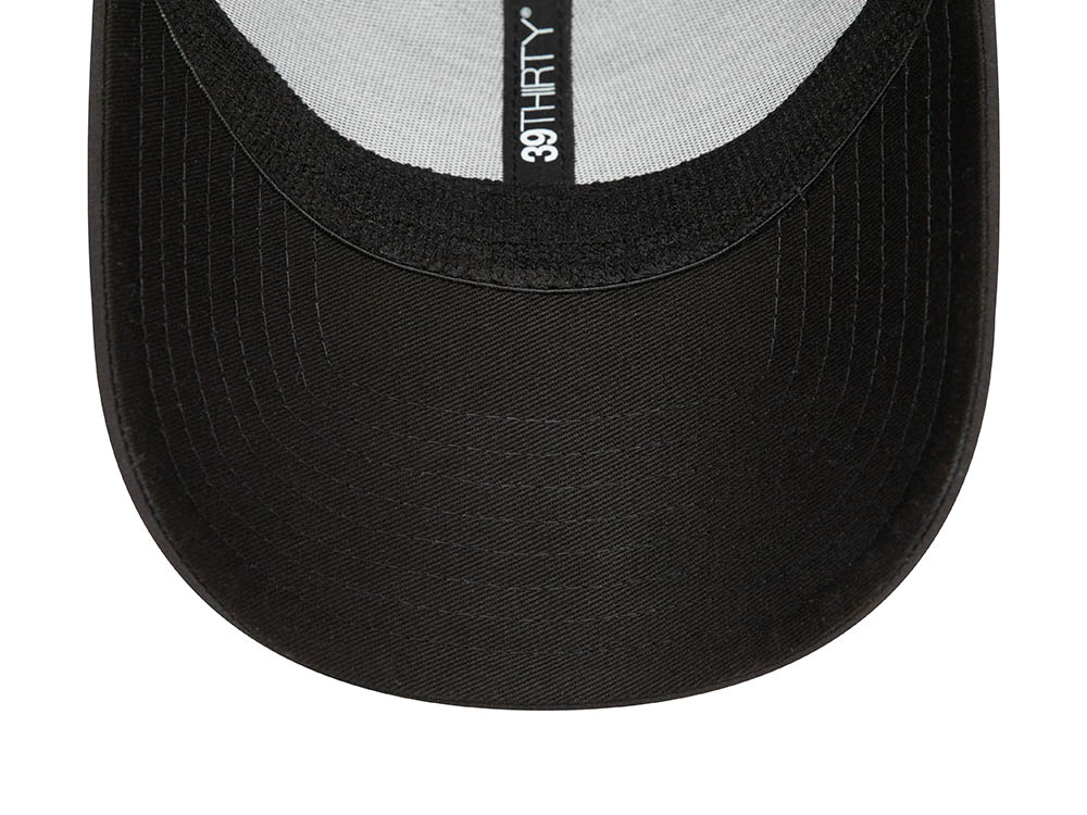 New Era Manchester United Holographic Black 39Thirty Stretch Cap