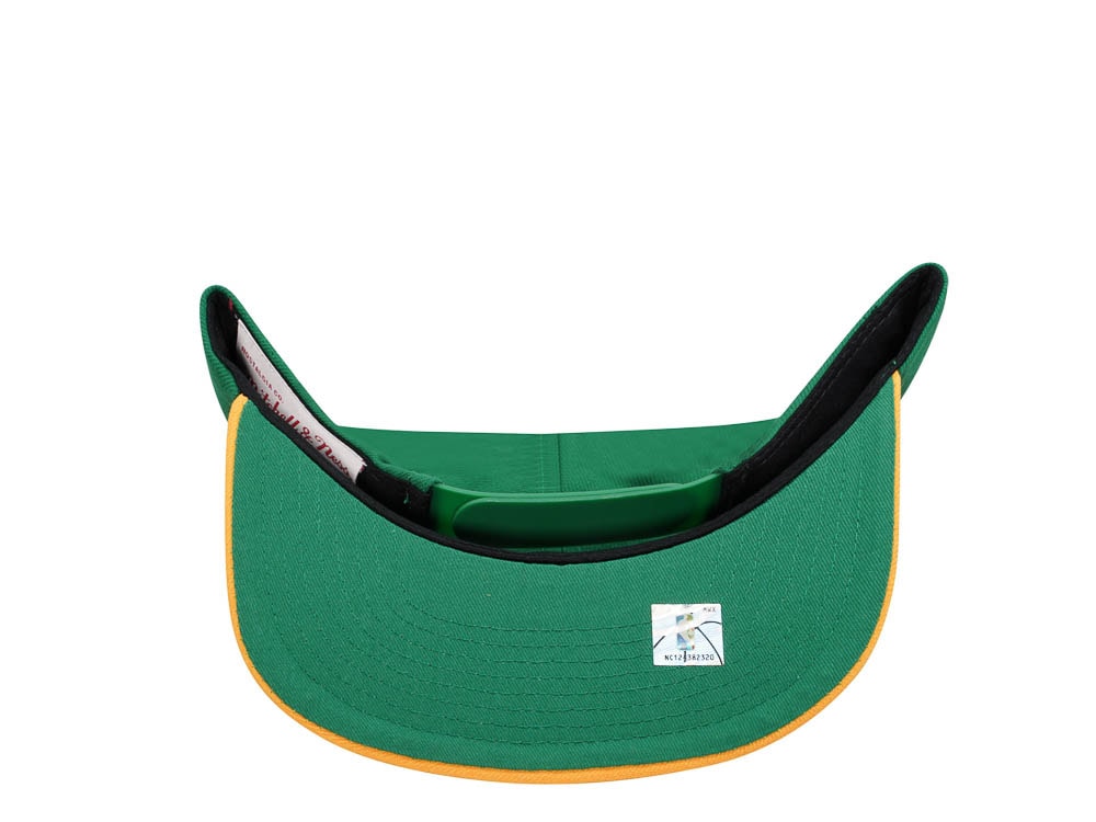 Mitchell & Ness Milwaukee Bucks Breakthrough Two Tone Snapback Cap