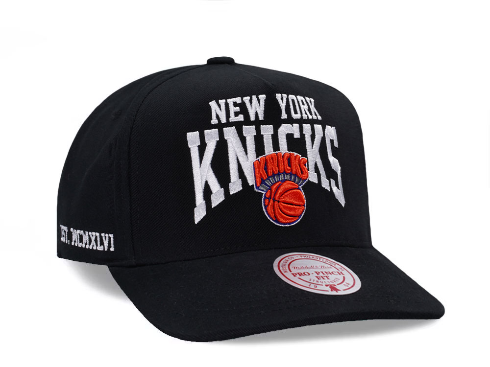 Mitchell & Ness New York Knicks Black Pro Pinch Fit Snapback Cap