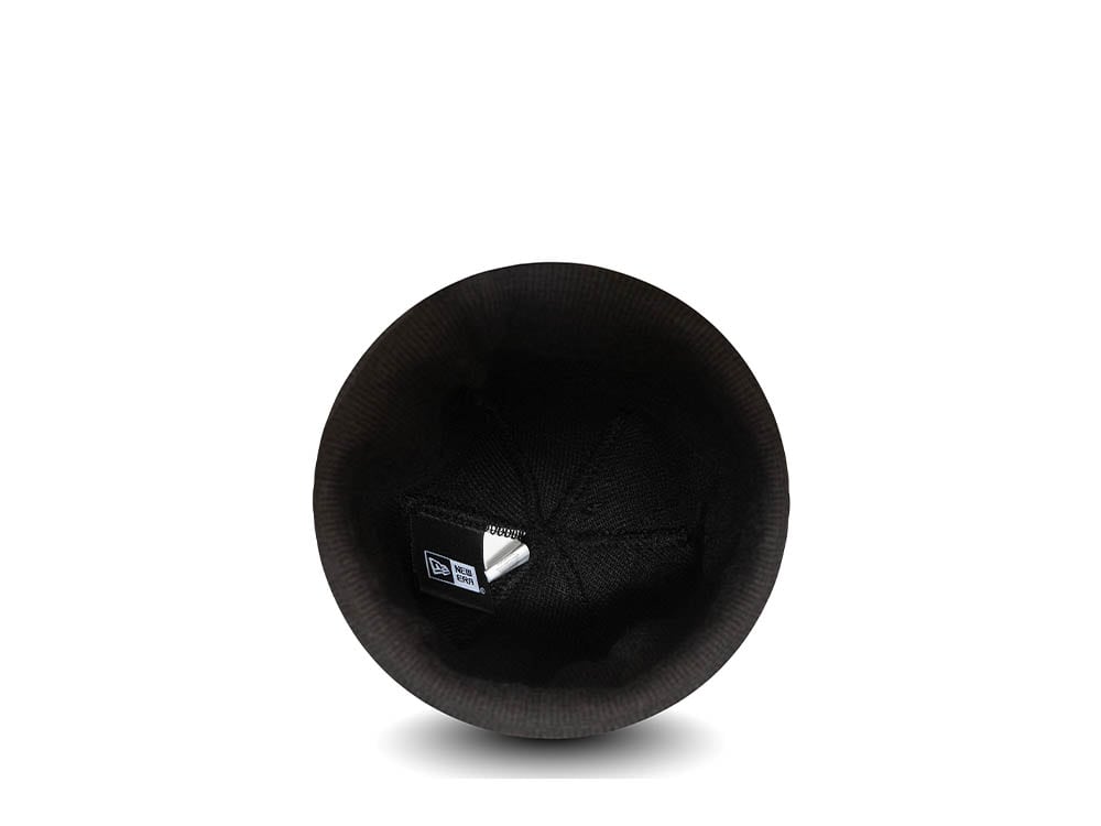 New Era Essential Beanie Black Kapsyl