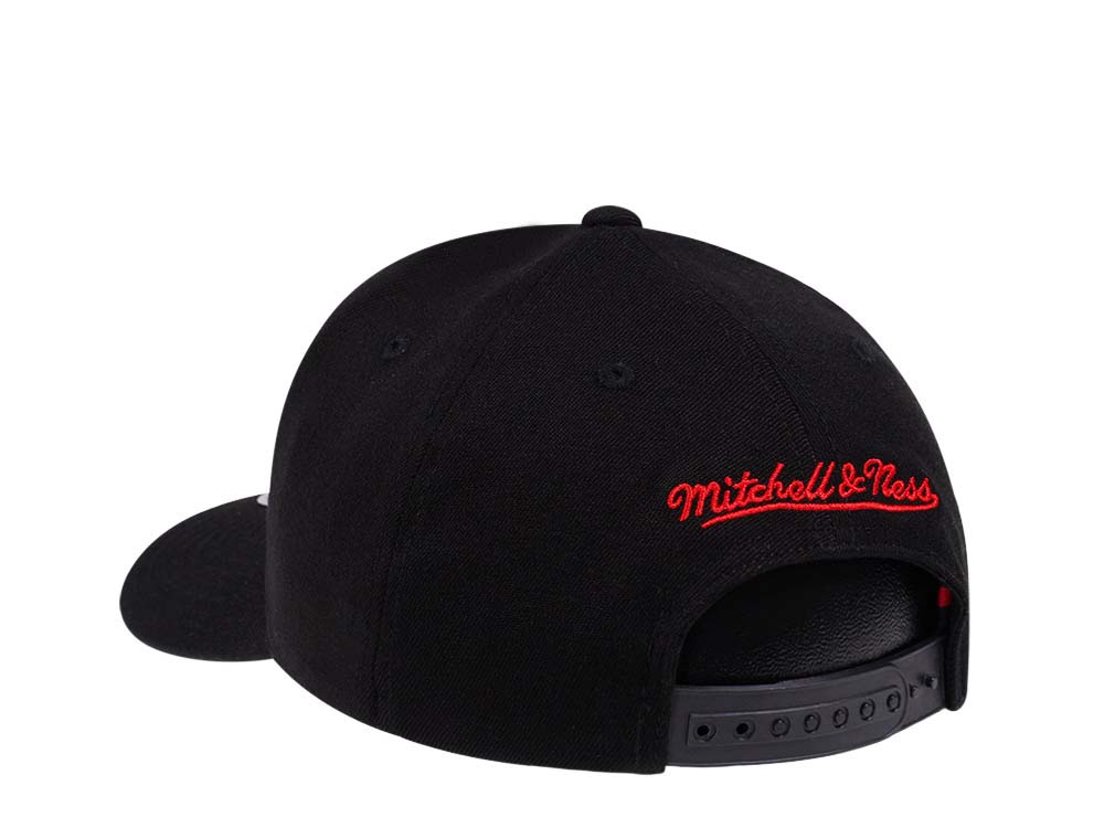 Mitchell & Ness Toronto Raptors Team Ground Red Line Flex Snapback Cap
