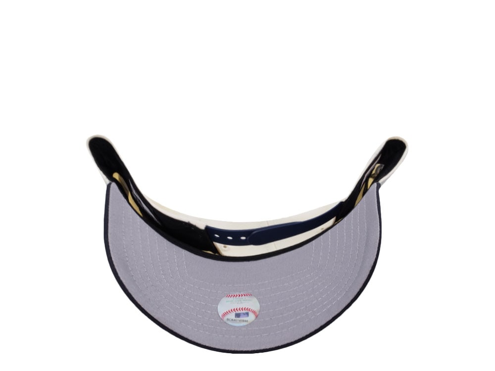 New Era New York Yankees World Series 2000 Chrome Two Tone Script Edition 9Forty A Frame Snapback Cap