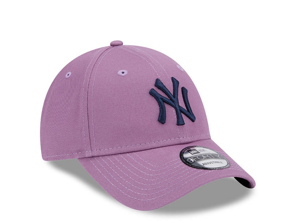 New Era New York Yankees League Essential Purple 9Forty Strapback Cap