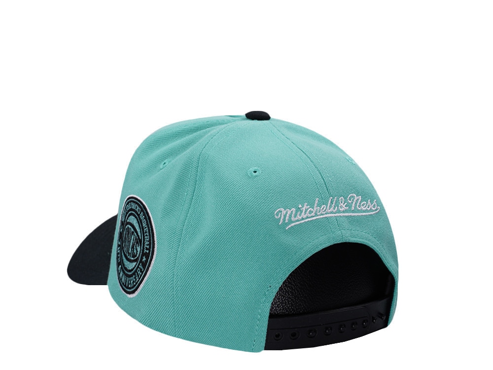 Mitchell & Ness New York Knicks NBA In The City Teal Edition Pro Pinch Fit Snapback Cap