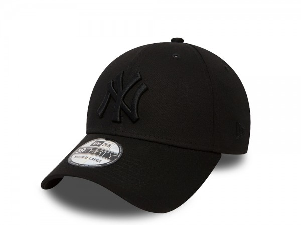 New Era New York Yankees League Basic Black on Black Stretch Fit 39Thirty Cap