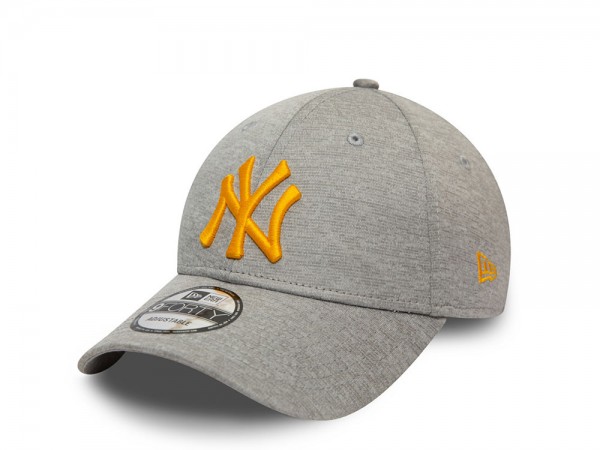 New Era New York Yankees Shadow Tech 9Forty Strapback Cap